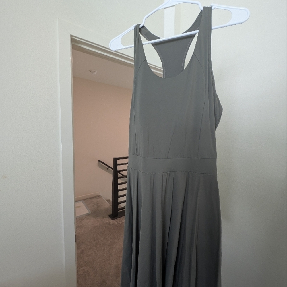 Elegant Grey Sleeveless Women's Dress